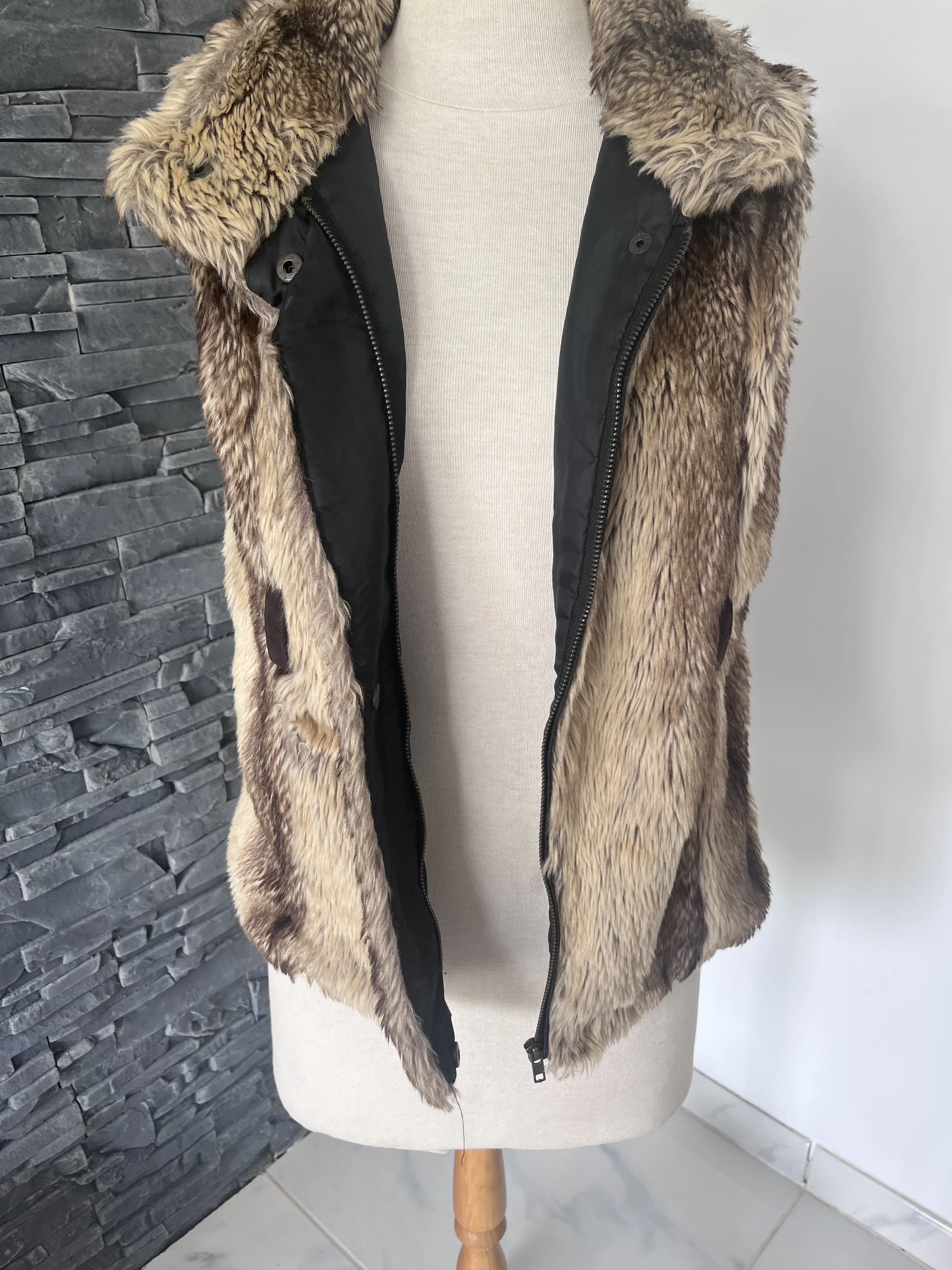Chaqueta sin mangas de piel sintética cache cache T1 chaleco beige marrón – photo 4